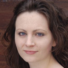 Katie Grosset image