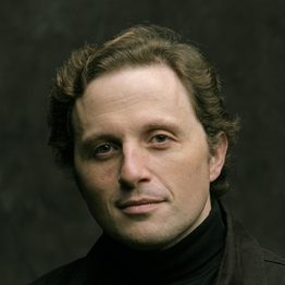 Warwick Fyfe image