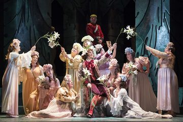 The ensemble in G&S's Patience